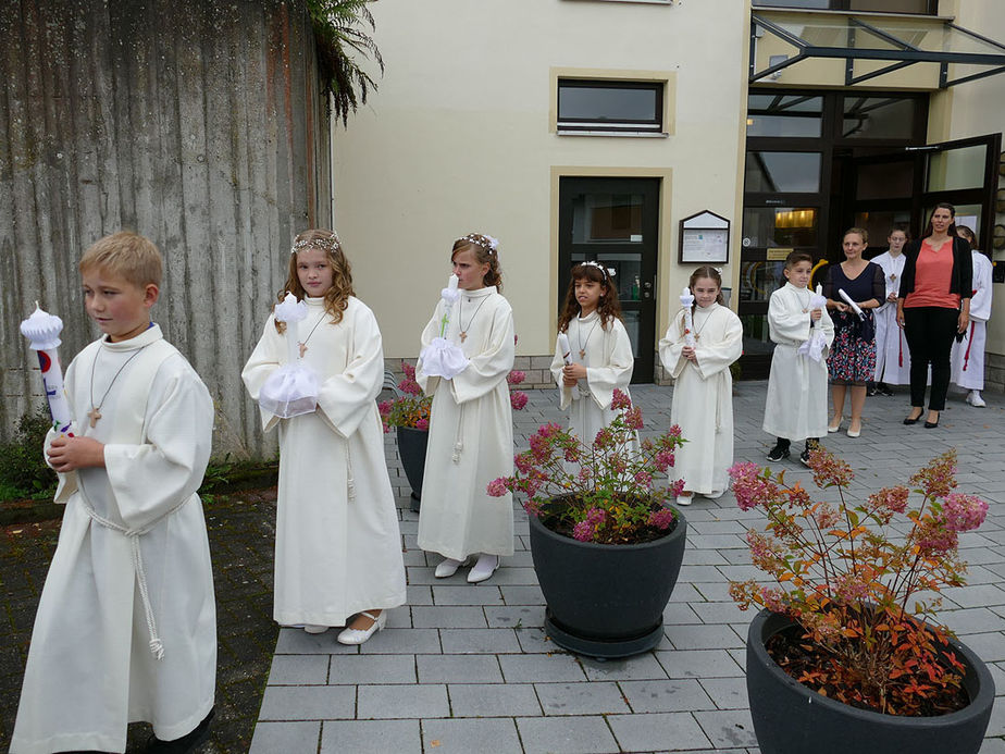 Feier der 1. Heiligen Kommunion in Sankt Crescentius (Foto: Karl-Franz Thiede)